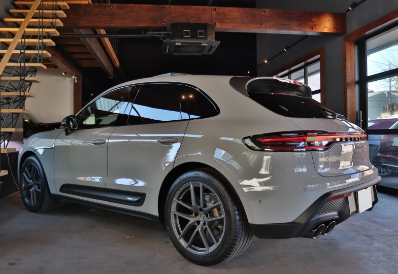 Porsche Macan White