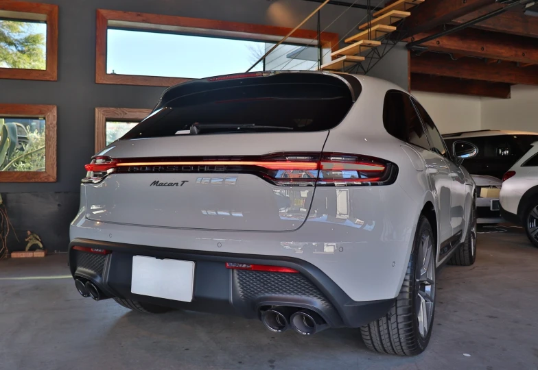 Porsche Macan White