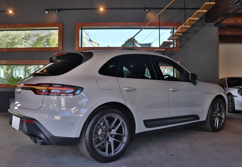 Porsche Macan White