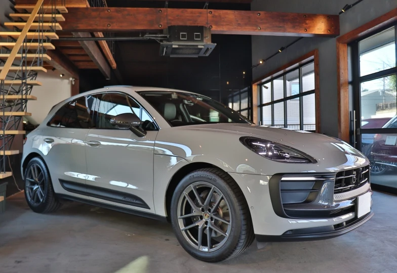 Porsche Macan White