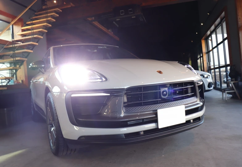Porsche Macan White