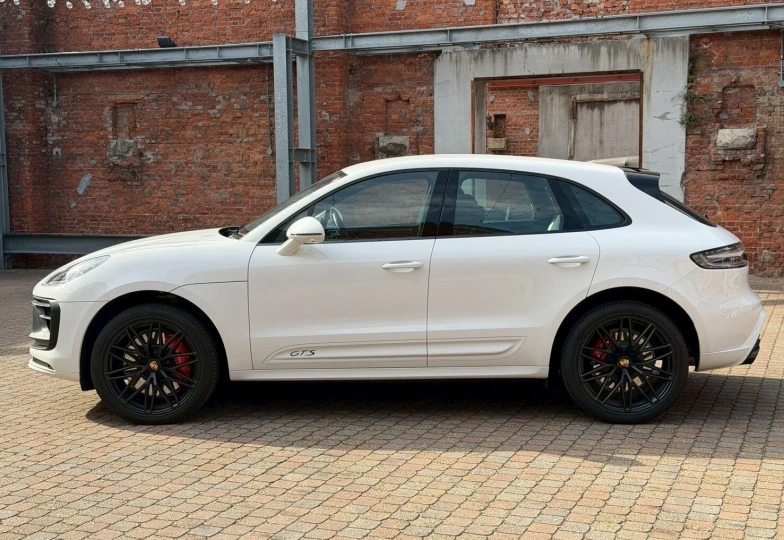 Porsche Macan White