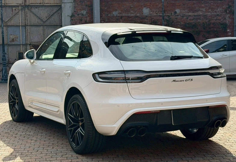 Porsche Macan White