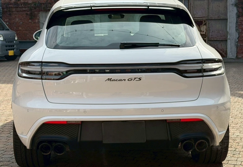 Porsche Macan White
