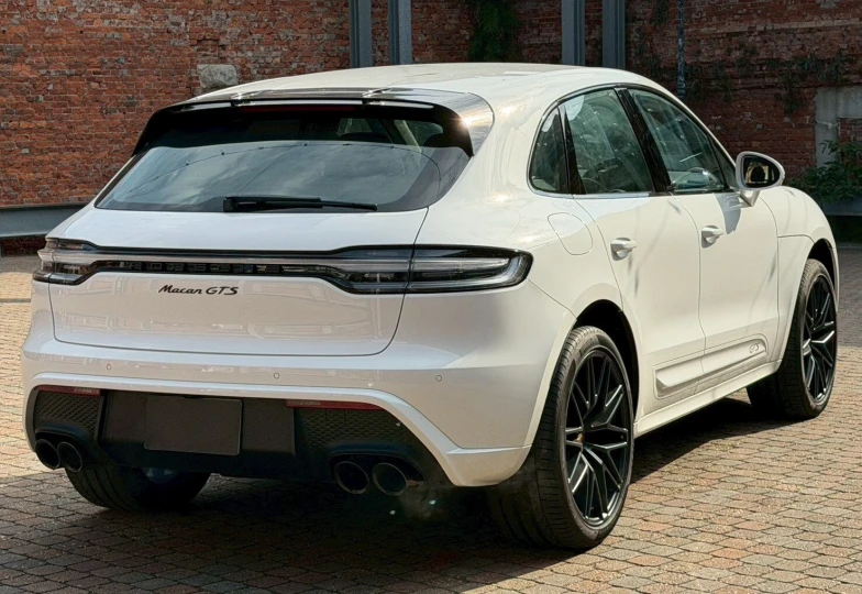 Porsche Macan White