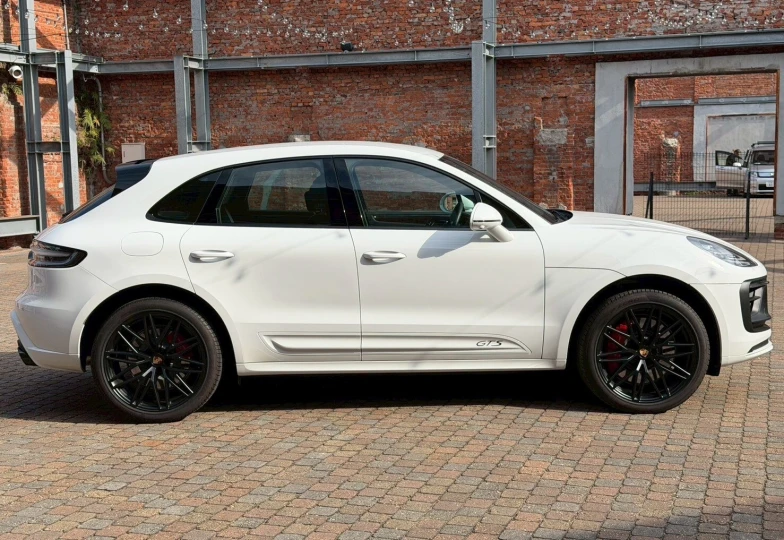 Porsche Macan White