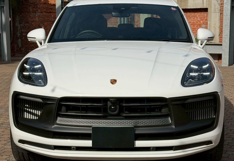 Porsche Macan White