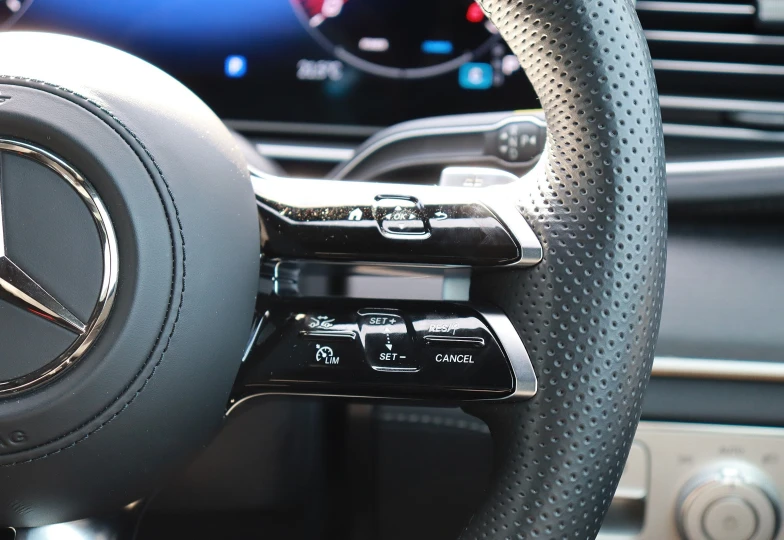 Mercedes GLE-class White