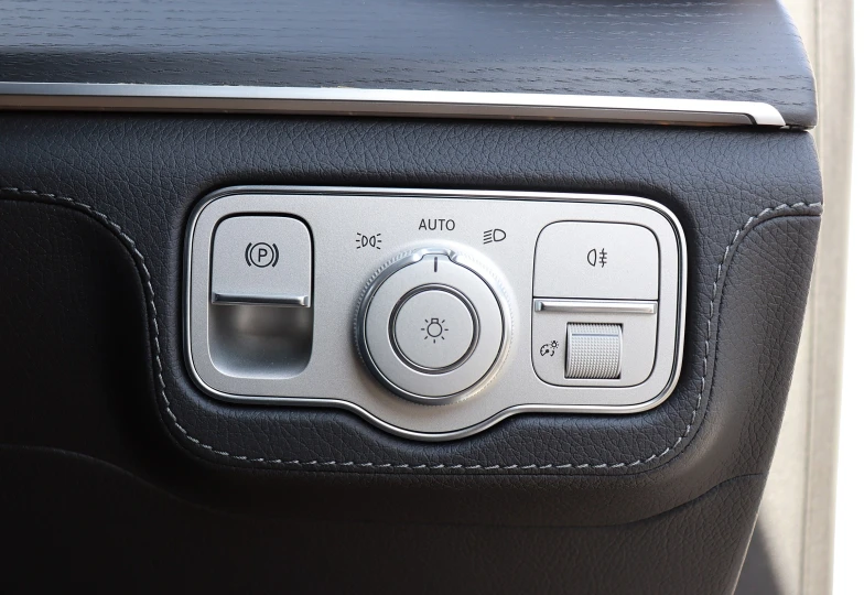 Mercedes GLE-class White