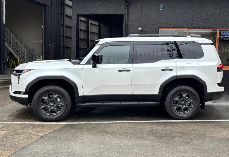 Lexus GX White