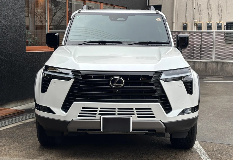 Lexus GX White