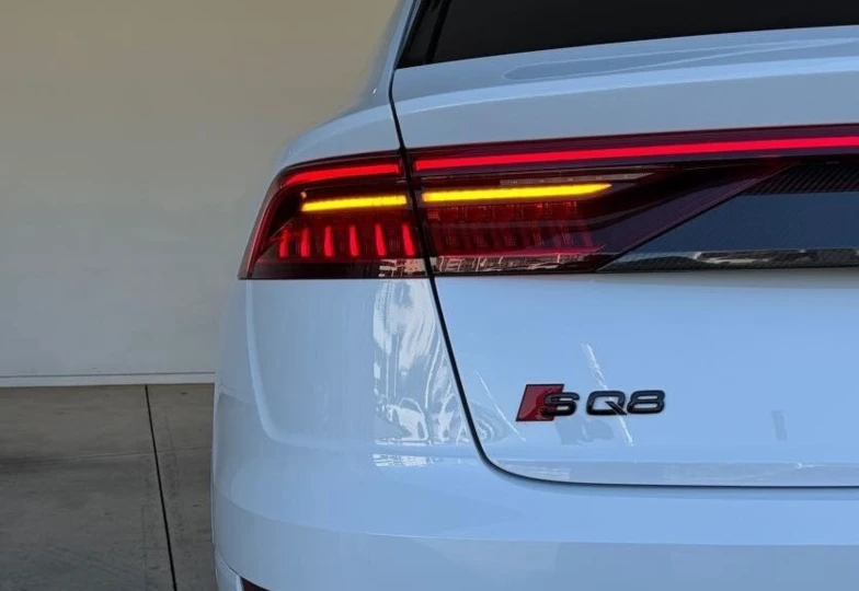 Audi SQ8 Белый