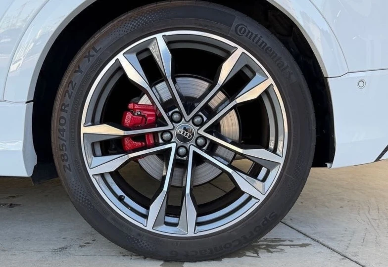 Audi SQ8 Белый