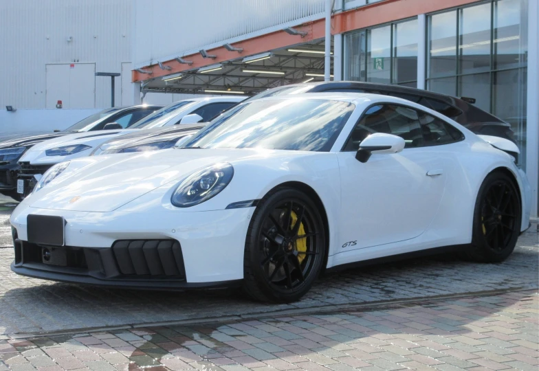 Porsche 911 White
