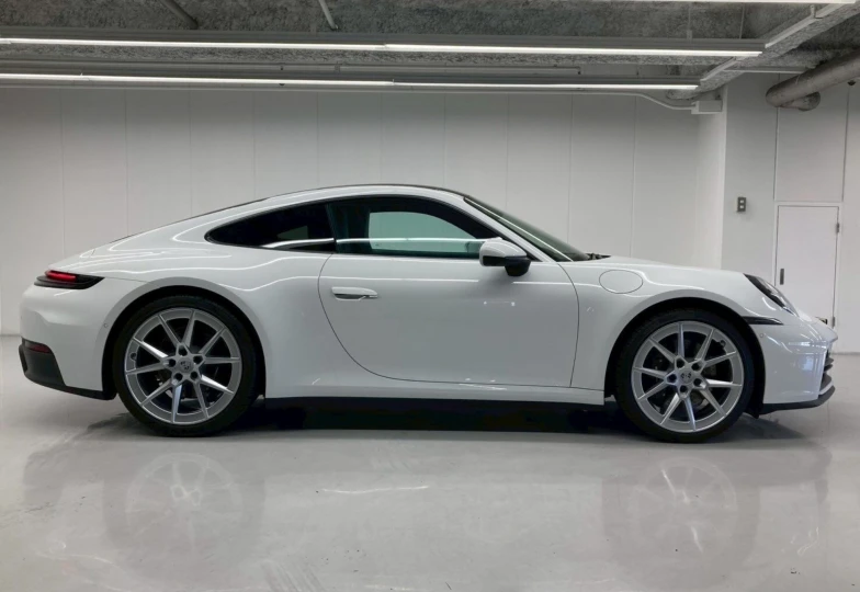 Porsche 911 White