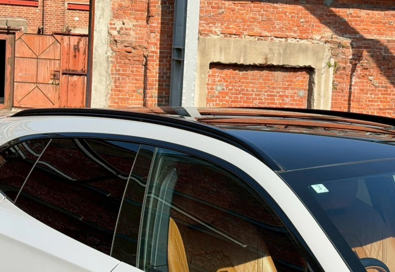 Aston Martin DBX White