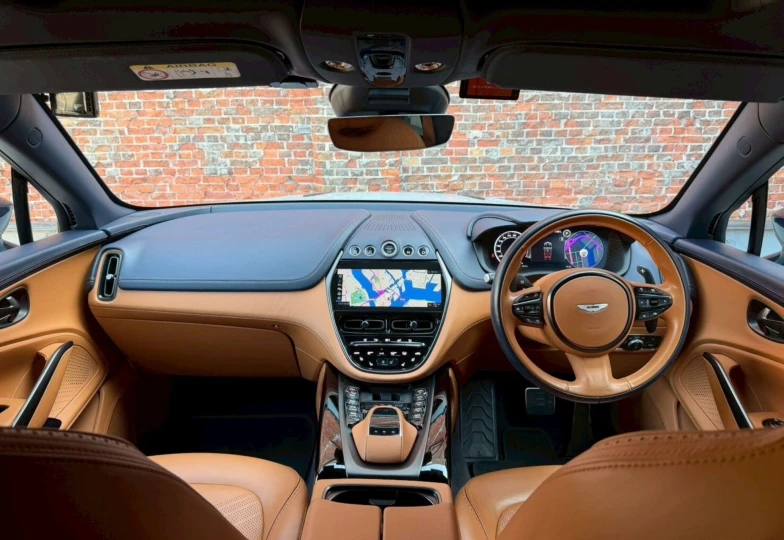 Aston Martin DBX White