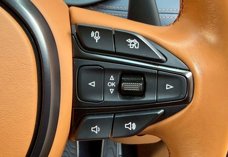 Aston Martin DBX White