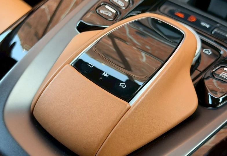 Aston Martin DBX White