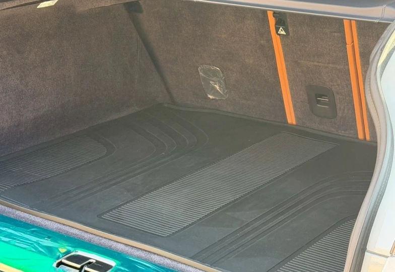 Aston Martin DBX White