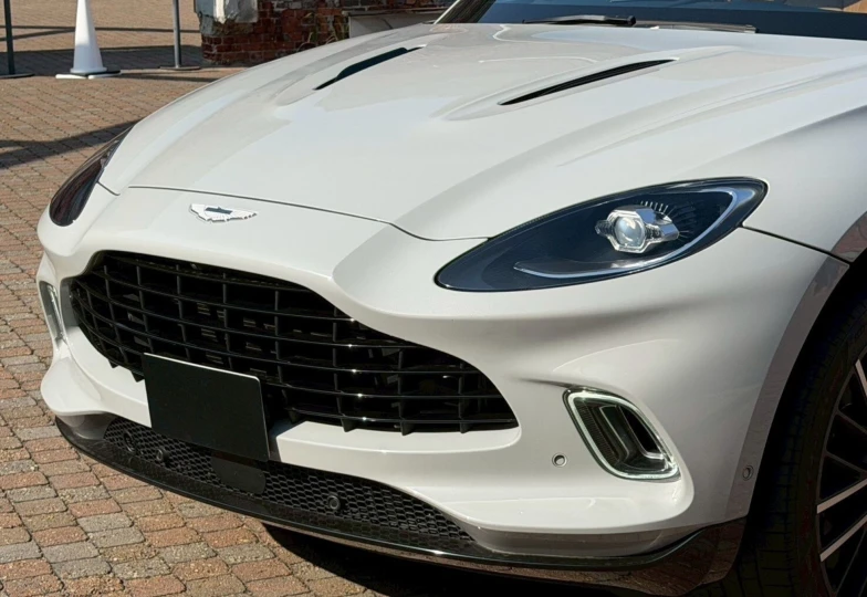 Aston Martin DBX White