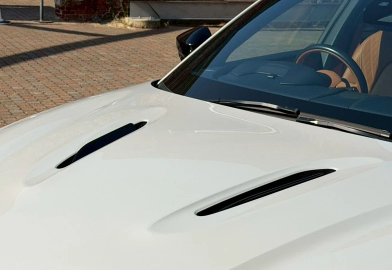 Aston Martin DBX White