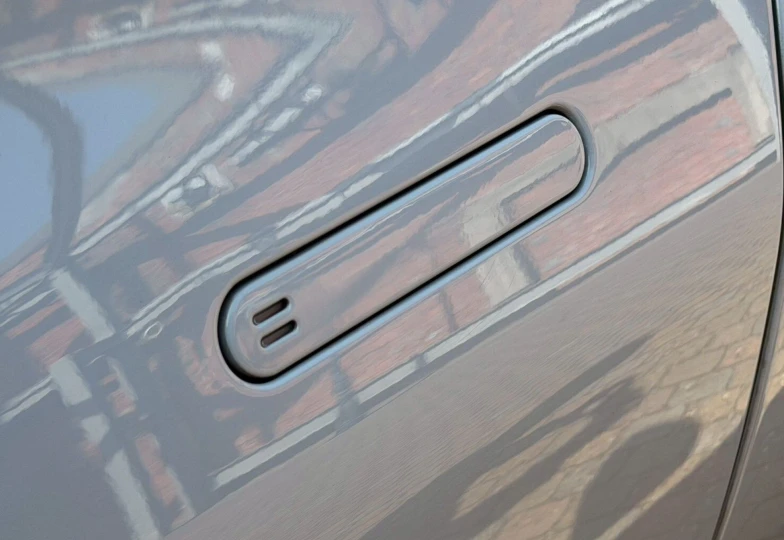 Aston Martin DBX White