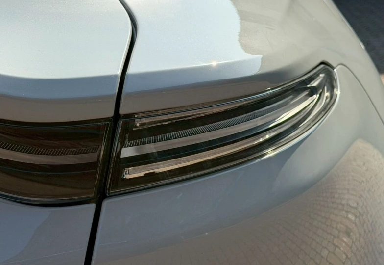 Aston Martin DBX White