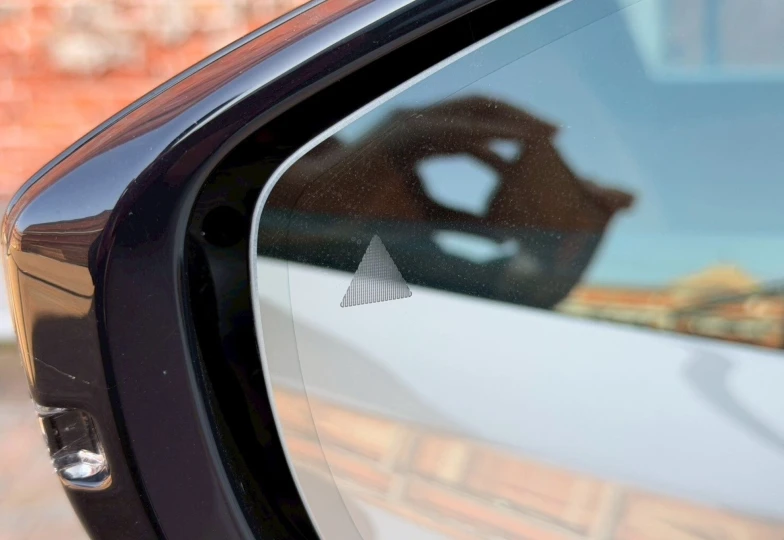 Aston Martin DBX White