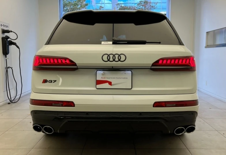 Audi SQ7 White