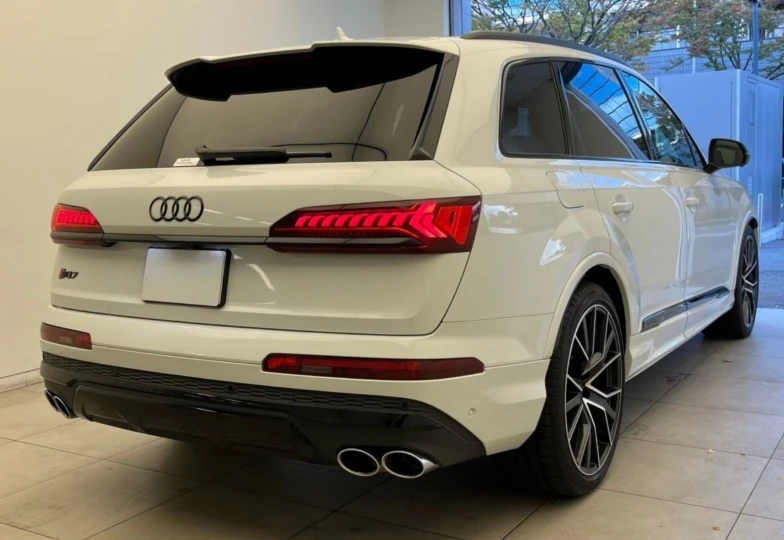 Audi SQ7 White