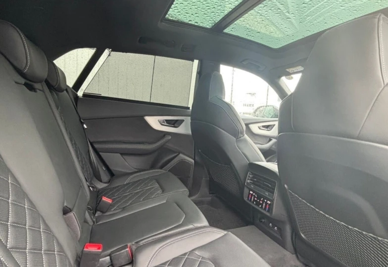 Audi Q8 Black