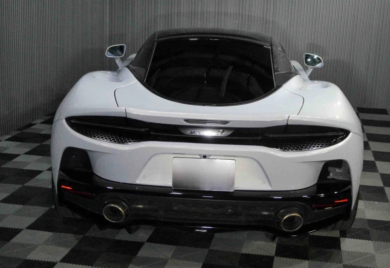 McLaren GT White