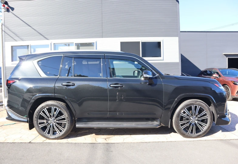 Lexus LX Black
