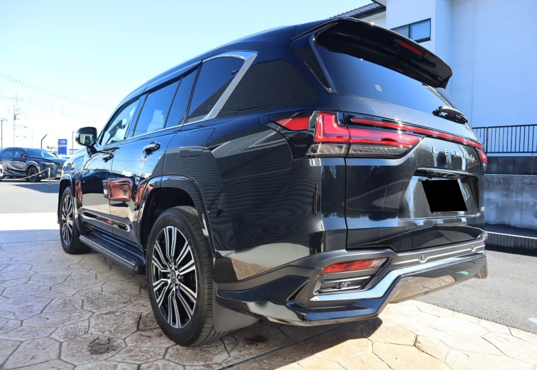 Lexus LX Black