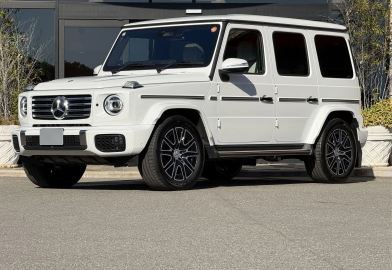 Mercedes G-class White