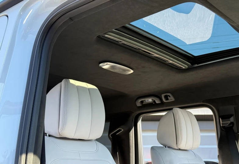 Mercedes G-class White