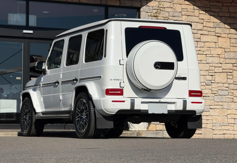 Mercedes G-class White