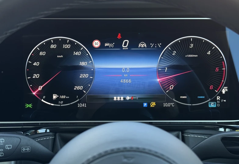 Mercedes G-class White