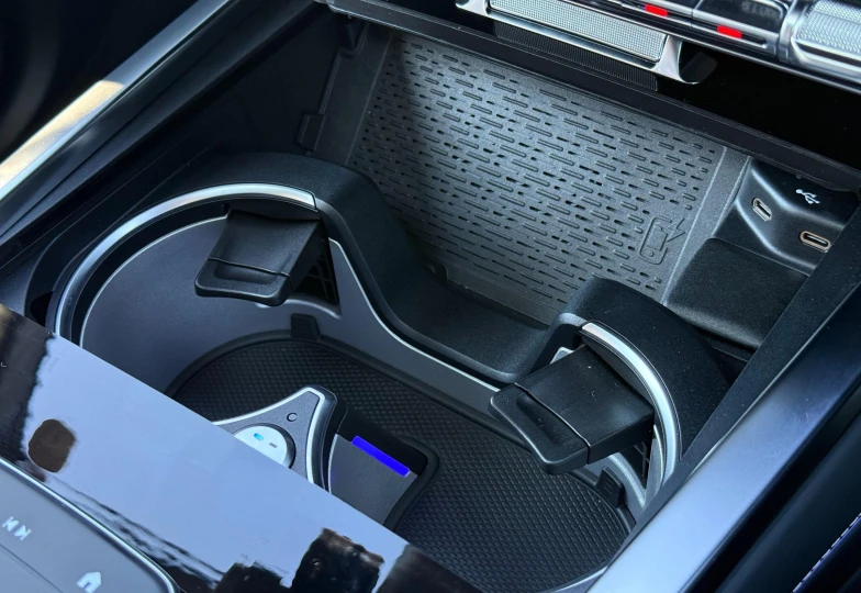 Mercedes G-class White