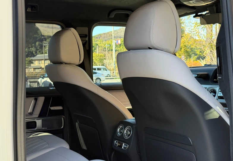 Mercedes G-class White