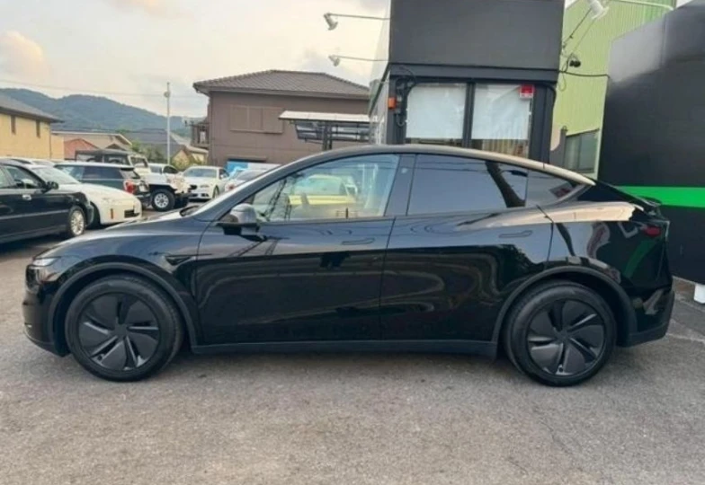 Tesla Model Y Black