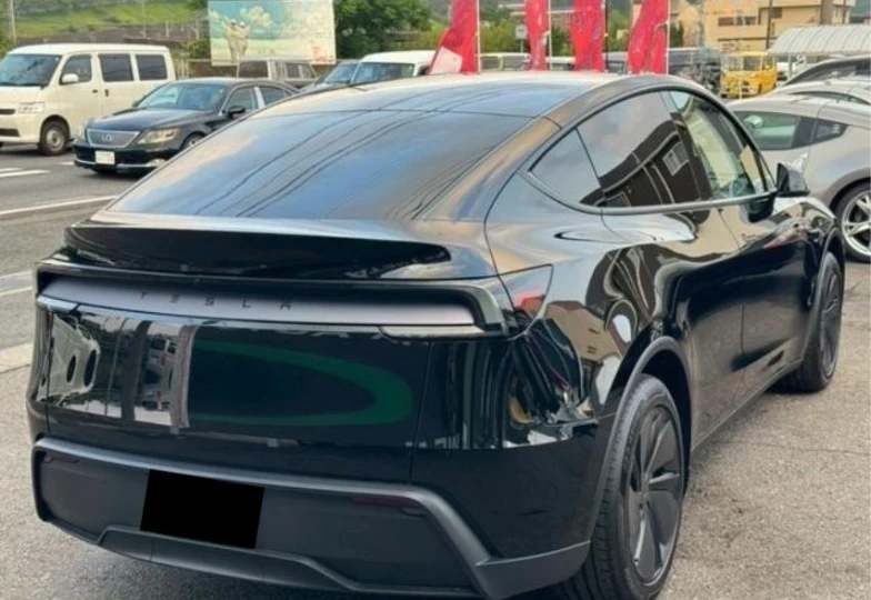Tesla Model Y Black