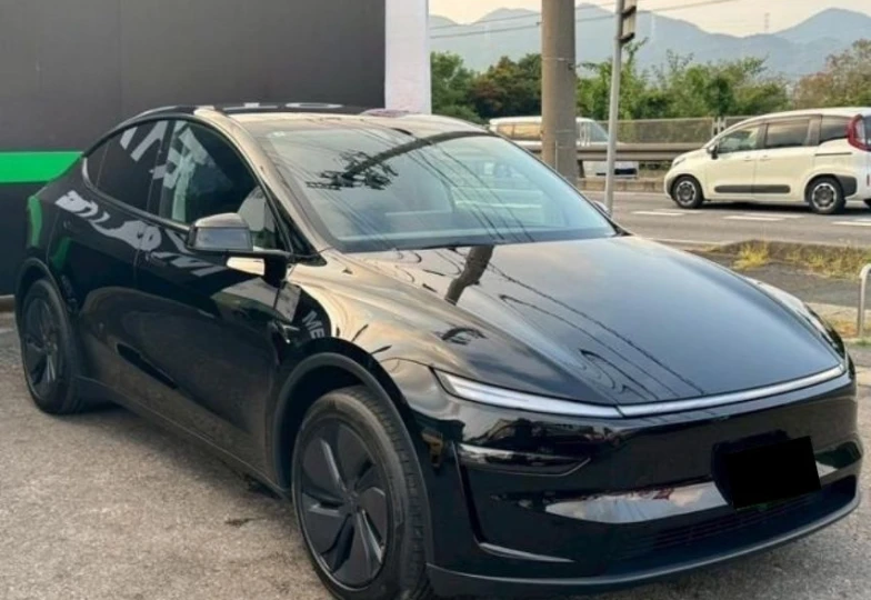 Tesla Model Y Black