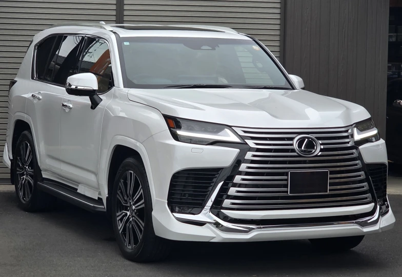 Lexus LX White