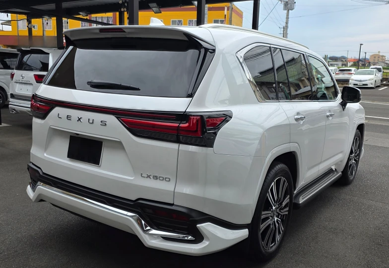 Lexus LX White