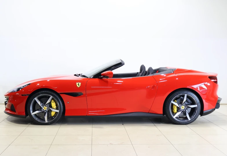Ferrari Portofino Красный
