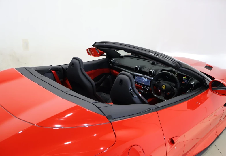 Ferrari Portofino Красный