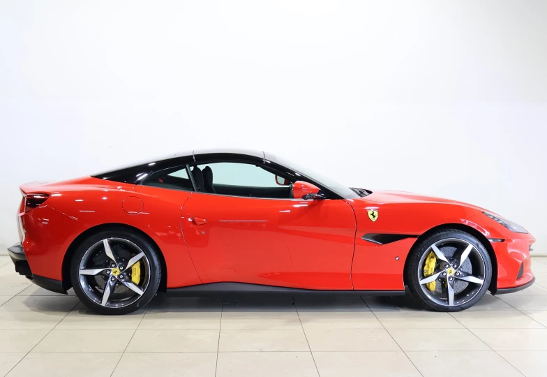 Ferrari Portofino Красный