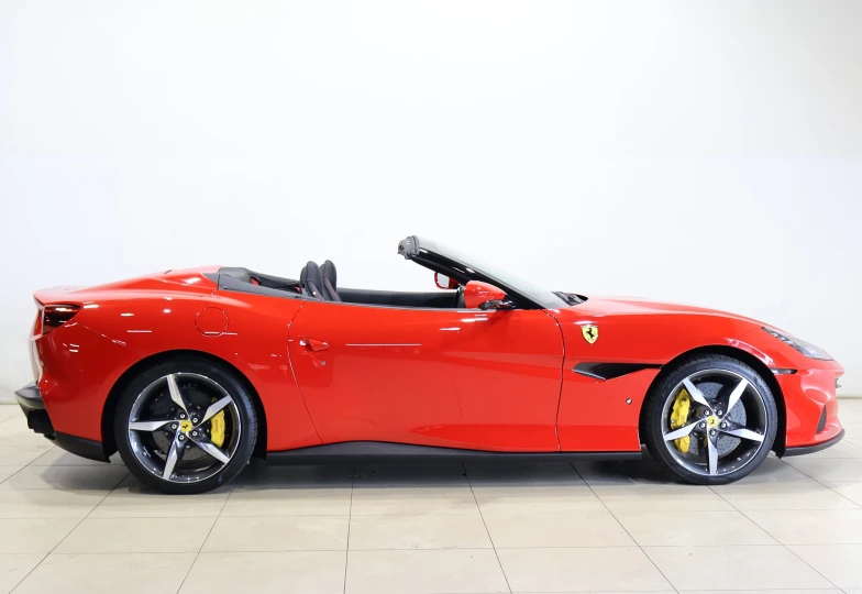 Ferrari Portofino Красный